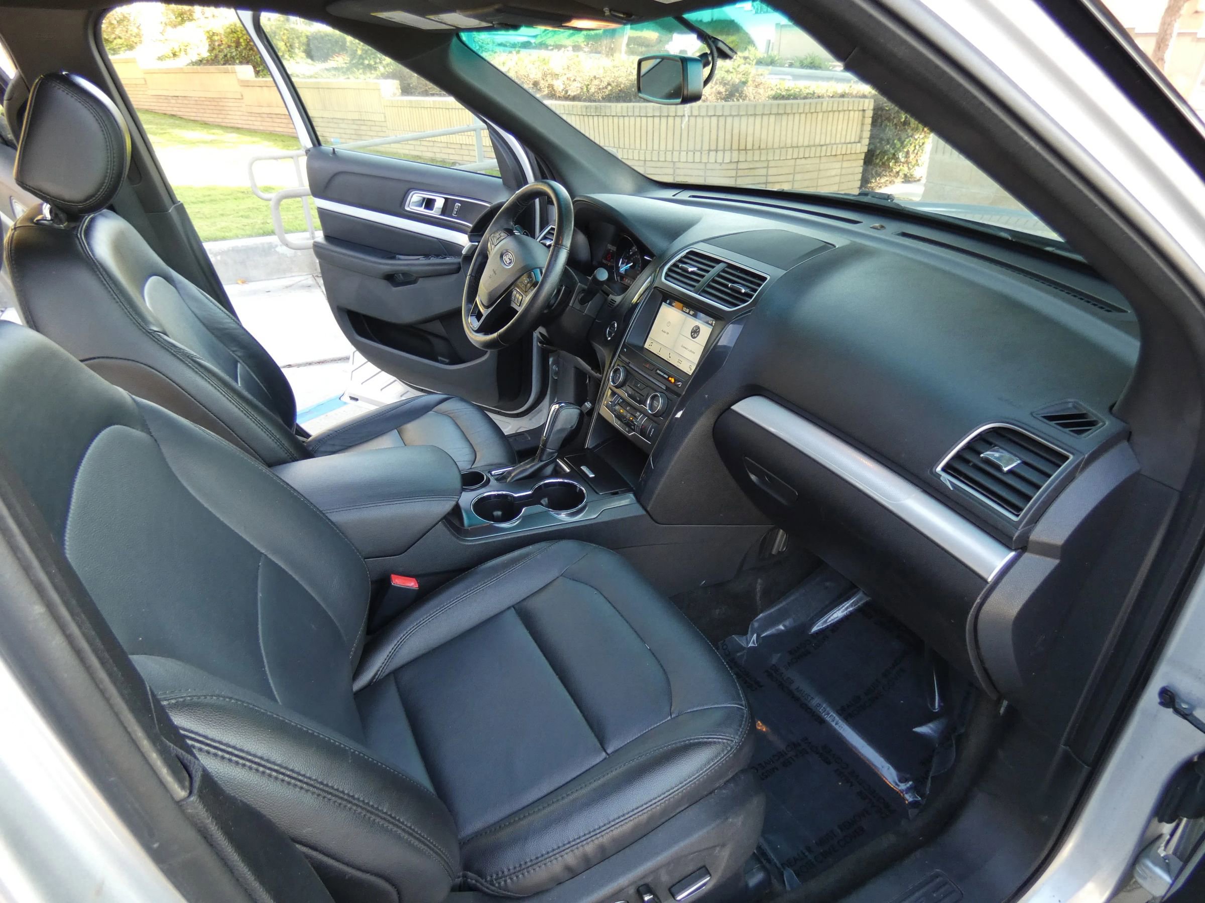 Used 2017 Ford Explorer XLT w/ Equipment Group 202A image 23