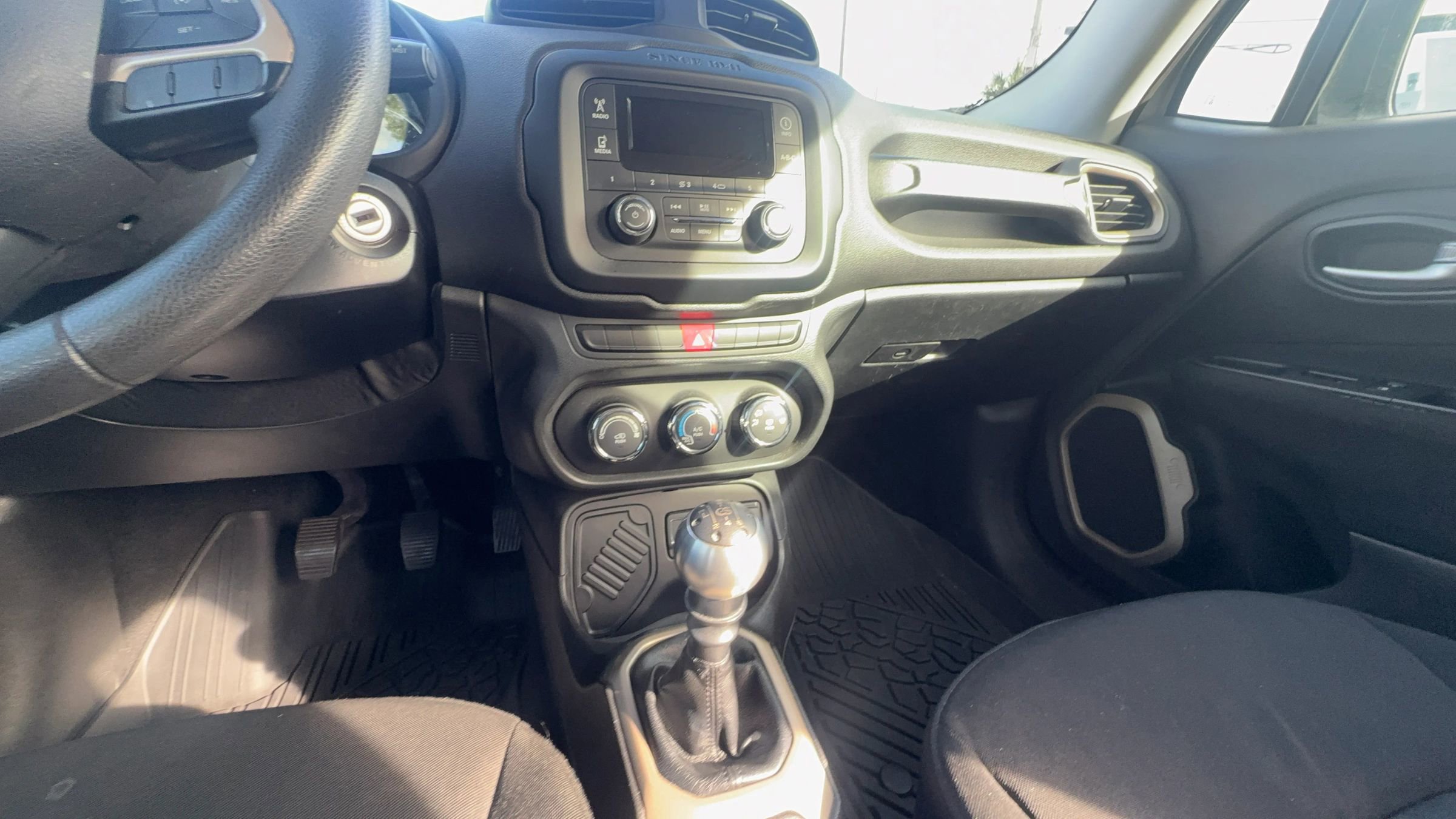 Used 2015 Jeep Renegade Sport w/ Power & Air Group image 21