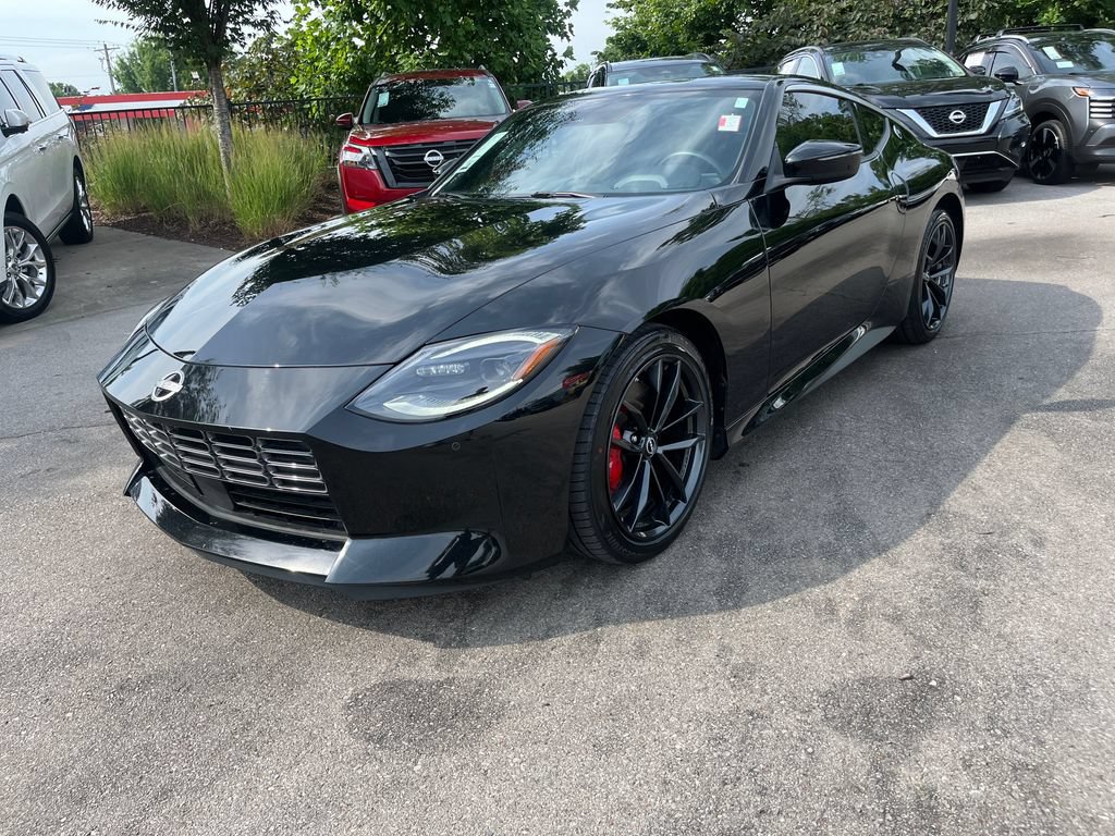 Certified 2024 Nissan Z Performance w/ Floor Mat Package RWD image 3