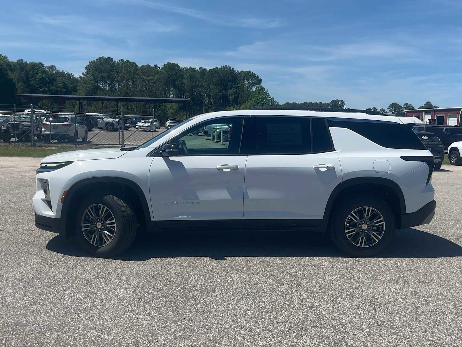 New 2026 Chevrolet Traverse LT FWD image 3