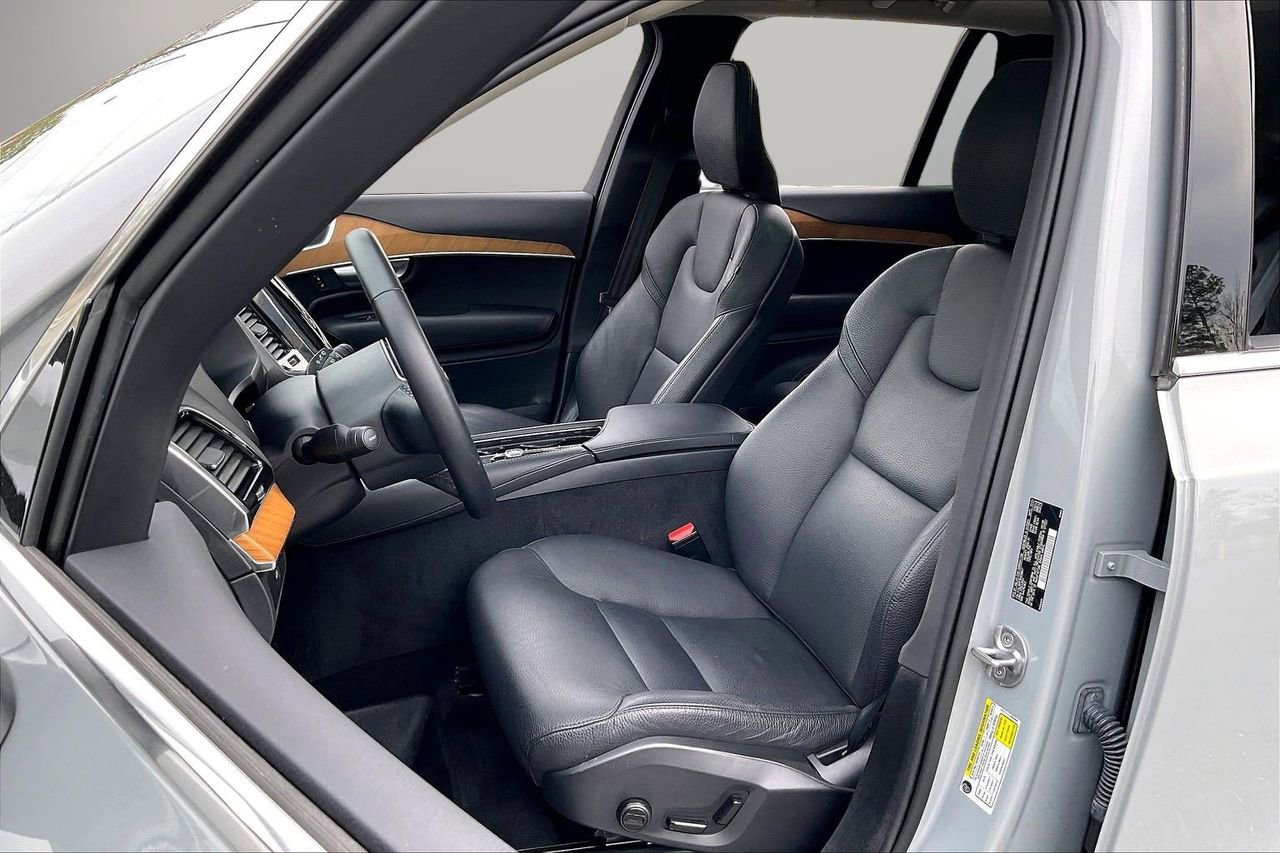 Used 2024 Volvo XC90 B5 Plus image 23