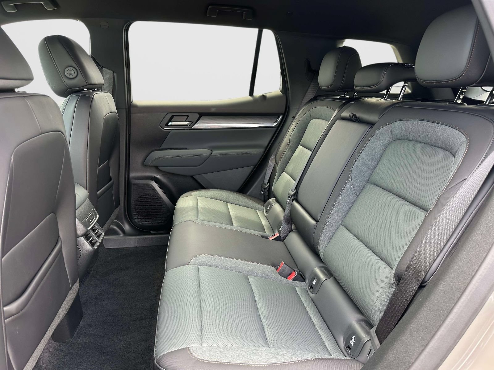 Used 2026 GMC Terrain AT4 w/ Convenience Package III AWD/4WD image 12