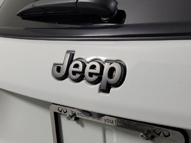 Used 2024 Jeep Compass Trailhawk AWD/4WD image 3