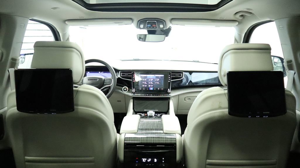 Used 2022 Jeep Wagoneer Series III w/ Premium Group I image 30