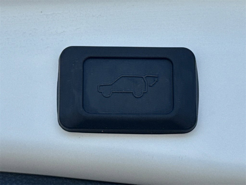 Used 2024 Toyota RAV4 XLE image 19