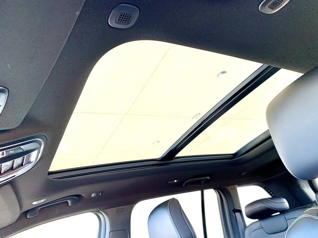 Used 2025 Jeep Grand Cherokee Limited image 18