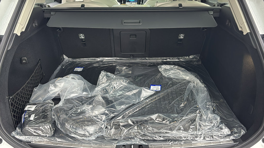 New 2026 Volvo XC60 T8 Ultra w/ Protection Package Premier AWD/4WD image 29