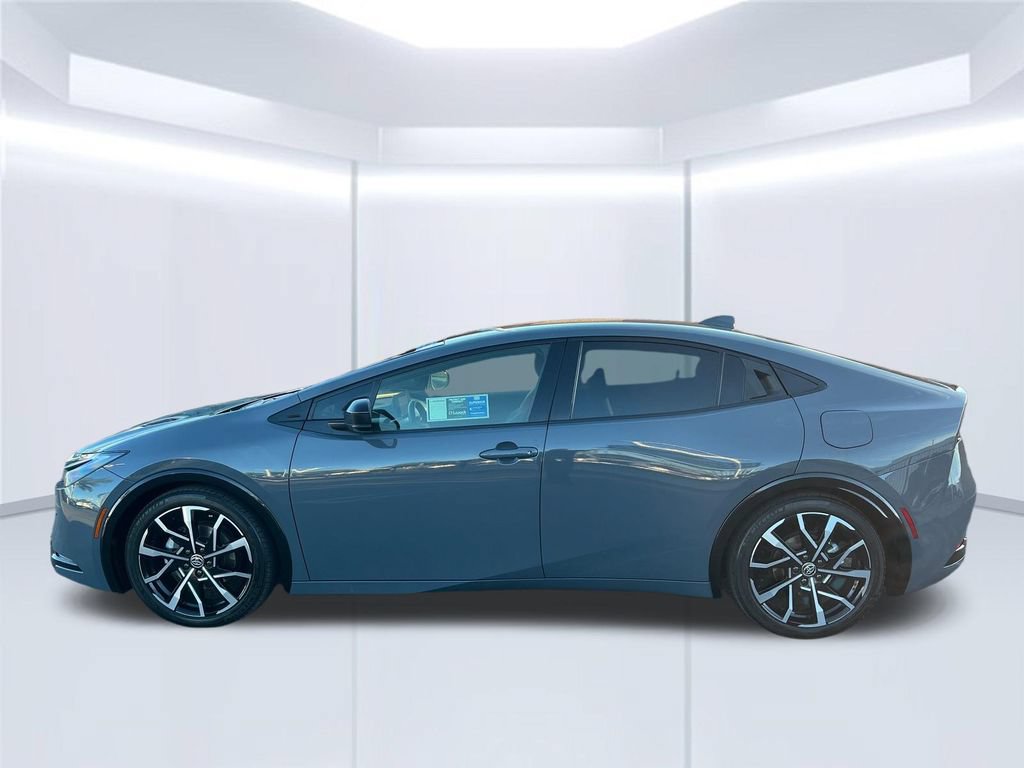 Used 2023 Toyota Prius Prime FWD image 2