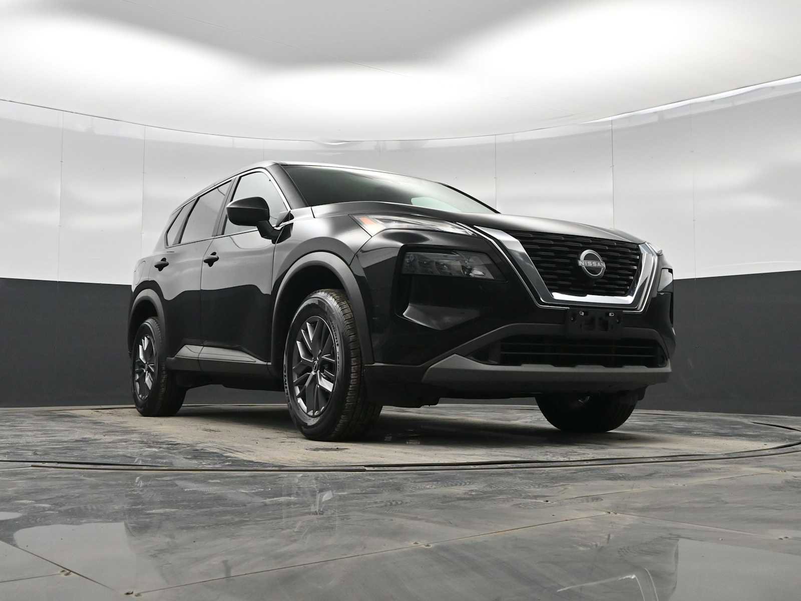 Used 2023 Nissan Rogue S image 30