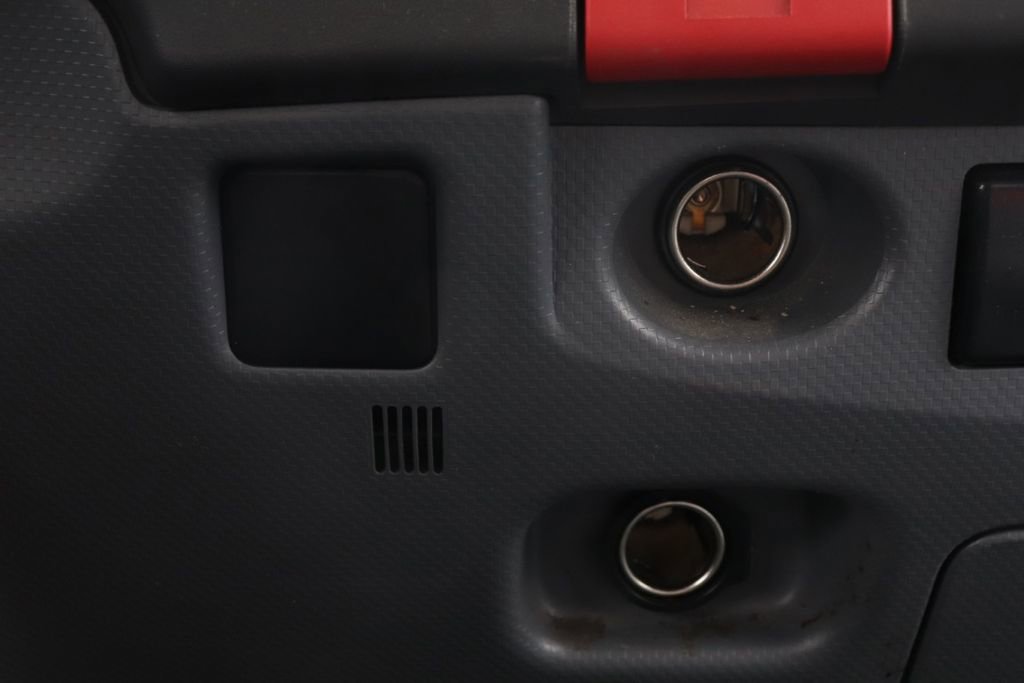 Used 2020 Isuzu NPR image 22