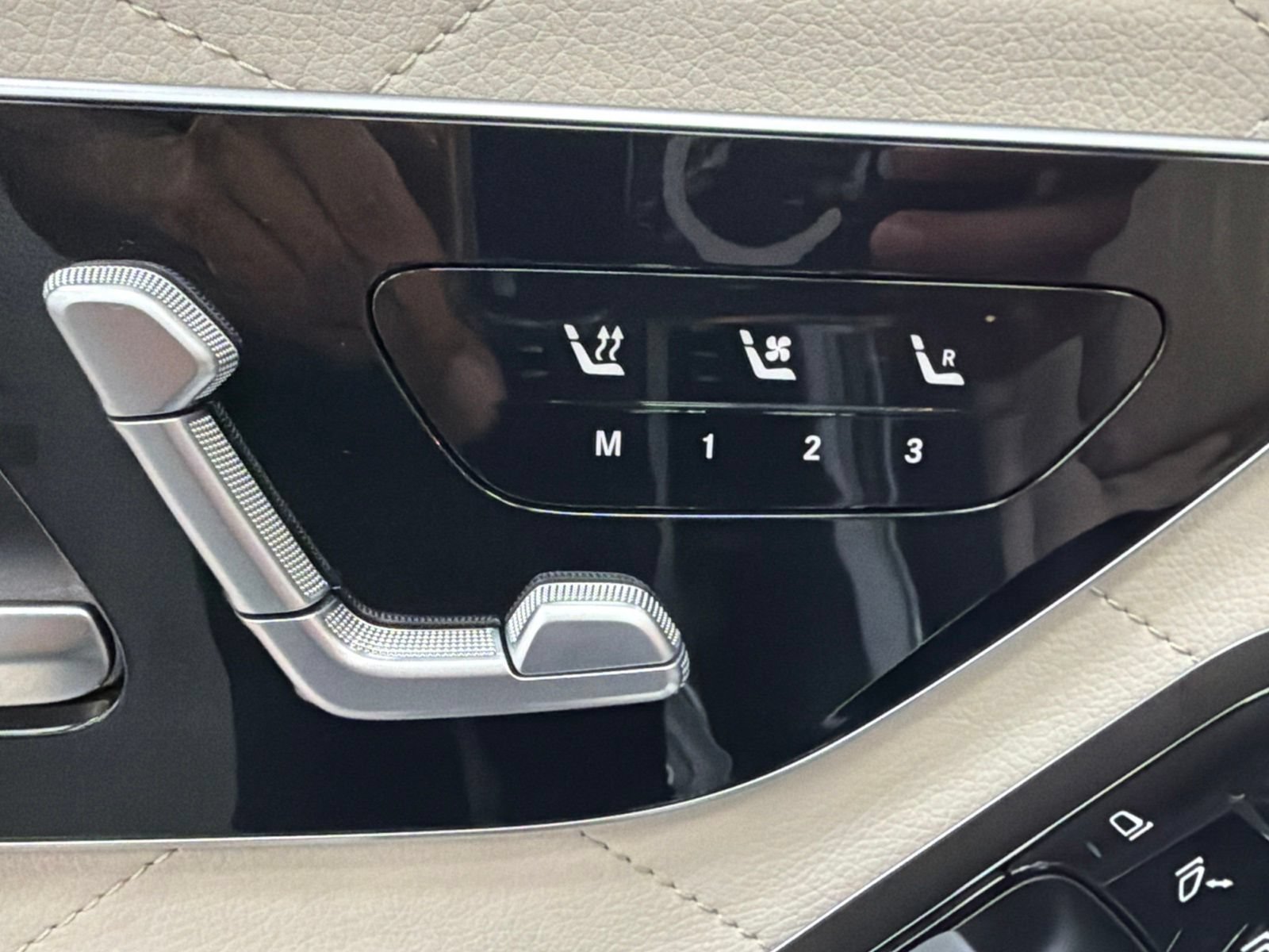 Used 2023 Mercedes-Benz S 580 4MATIC Sedan image 22