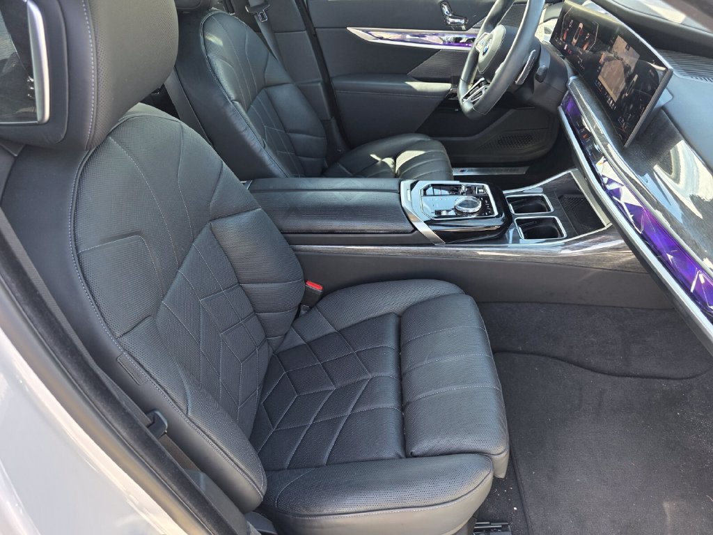 Certified 2023 BMW 760i xDrive AWD/4WD image 23