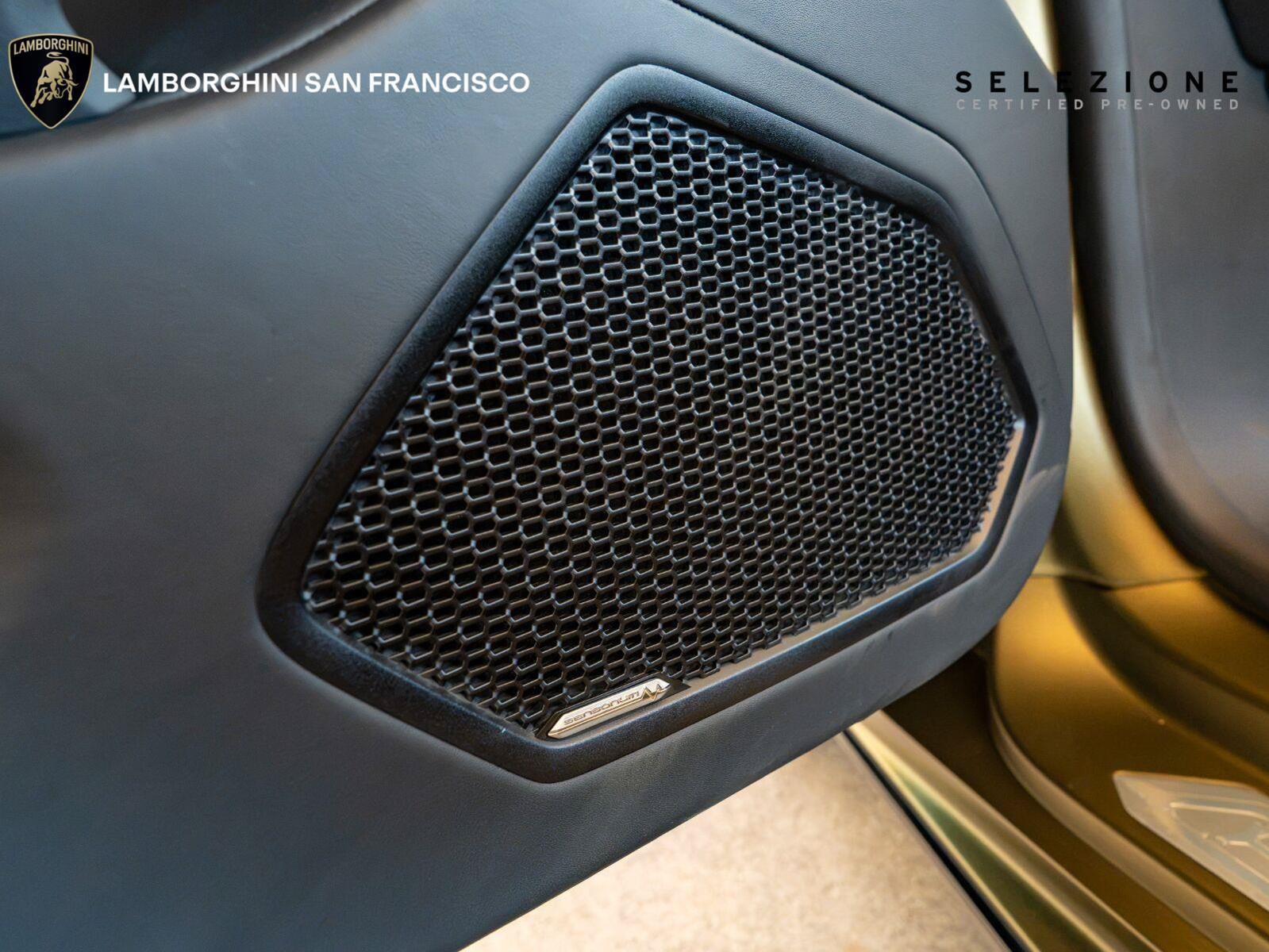 Used 2023 Lamborghini Huracan EVO RWD image 38
