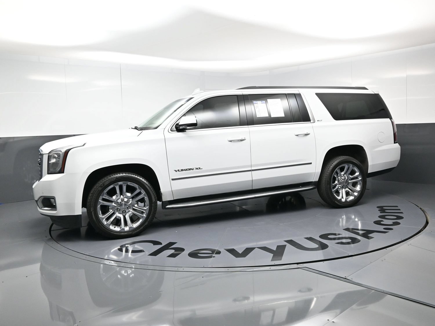 Used 2017 GMC Yukon XL SLT w/ Premium Edition AWD/4WD image 6