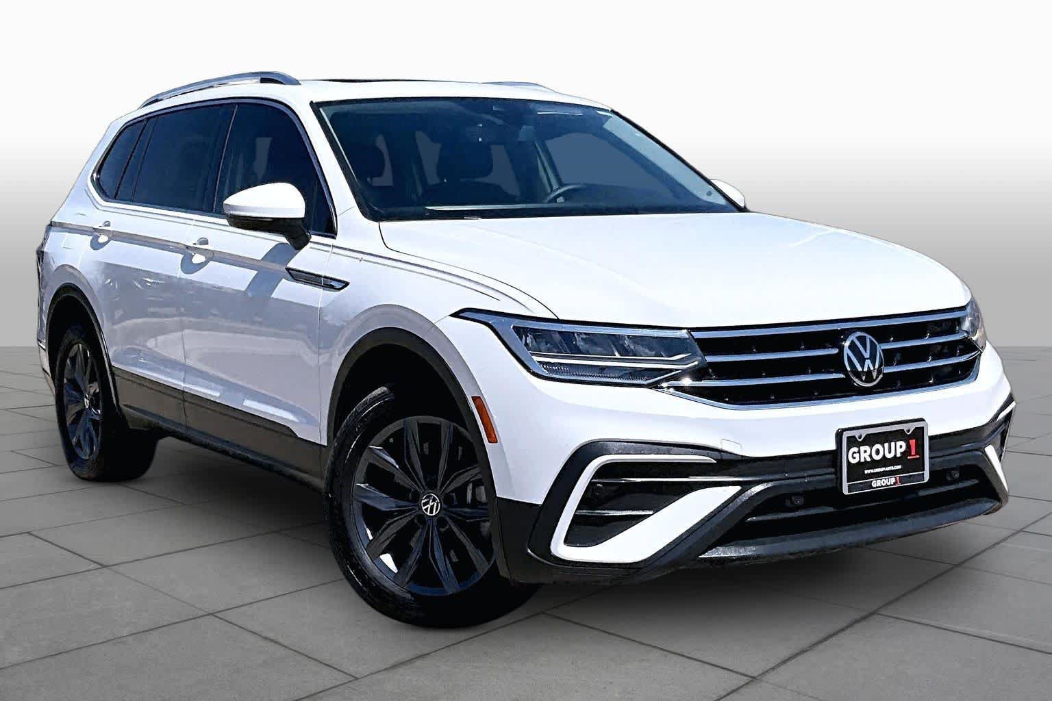 Used 2022 Volkswagen Tiguan SE FWD image 3