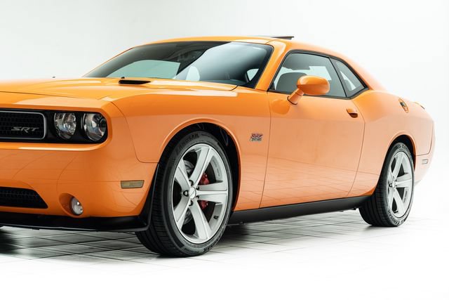 Used 2012 Dodge Challenger SRT8 RWD image 9