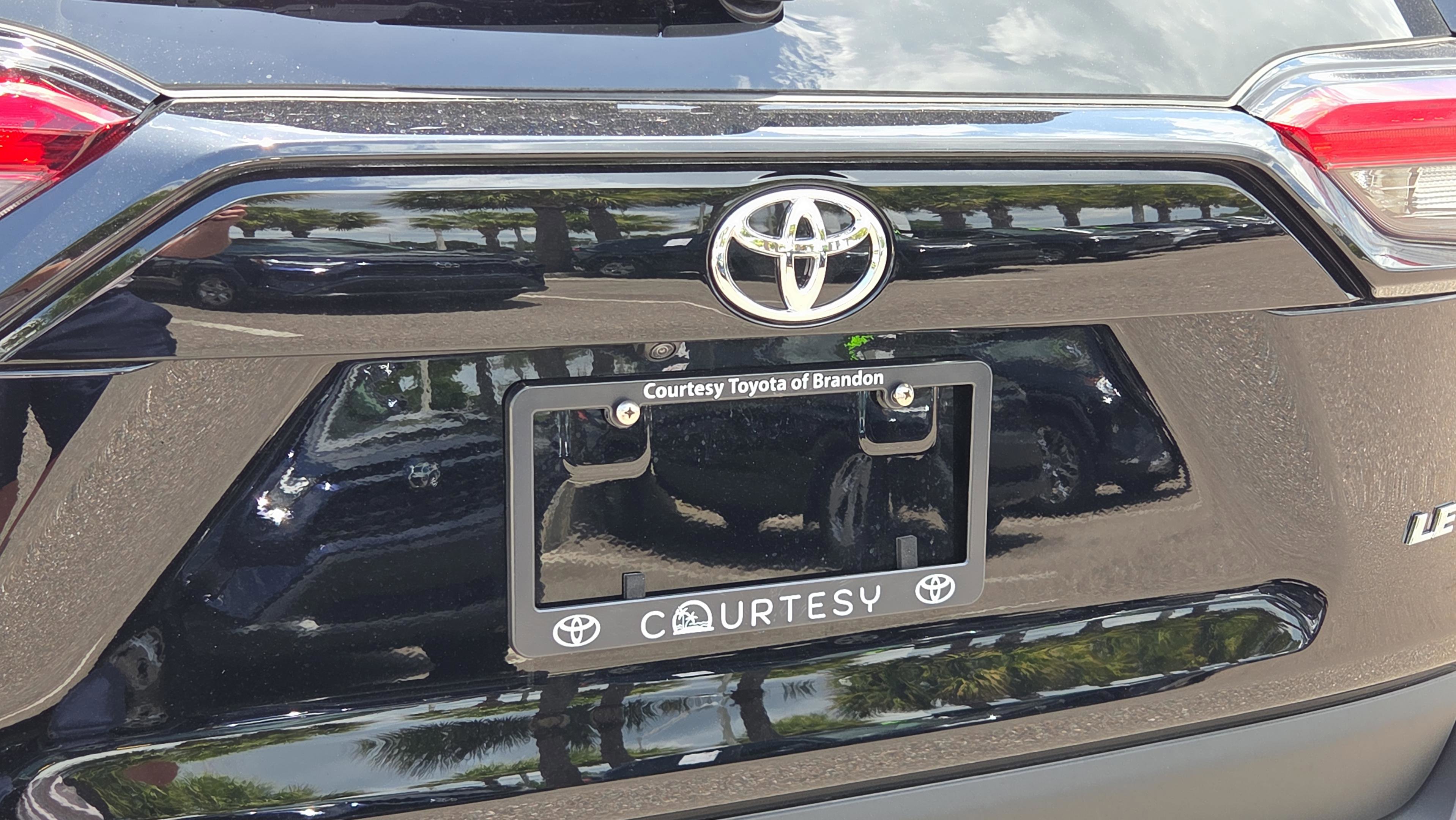 Certified 2025 Toyota RAV4 LE FWD image 28