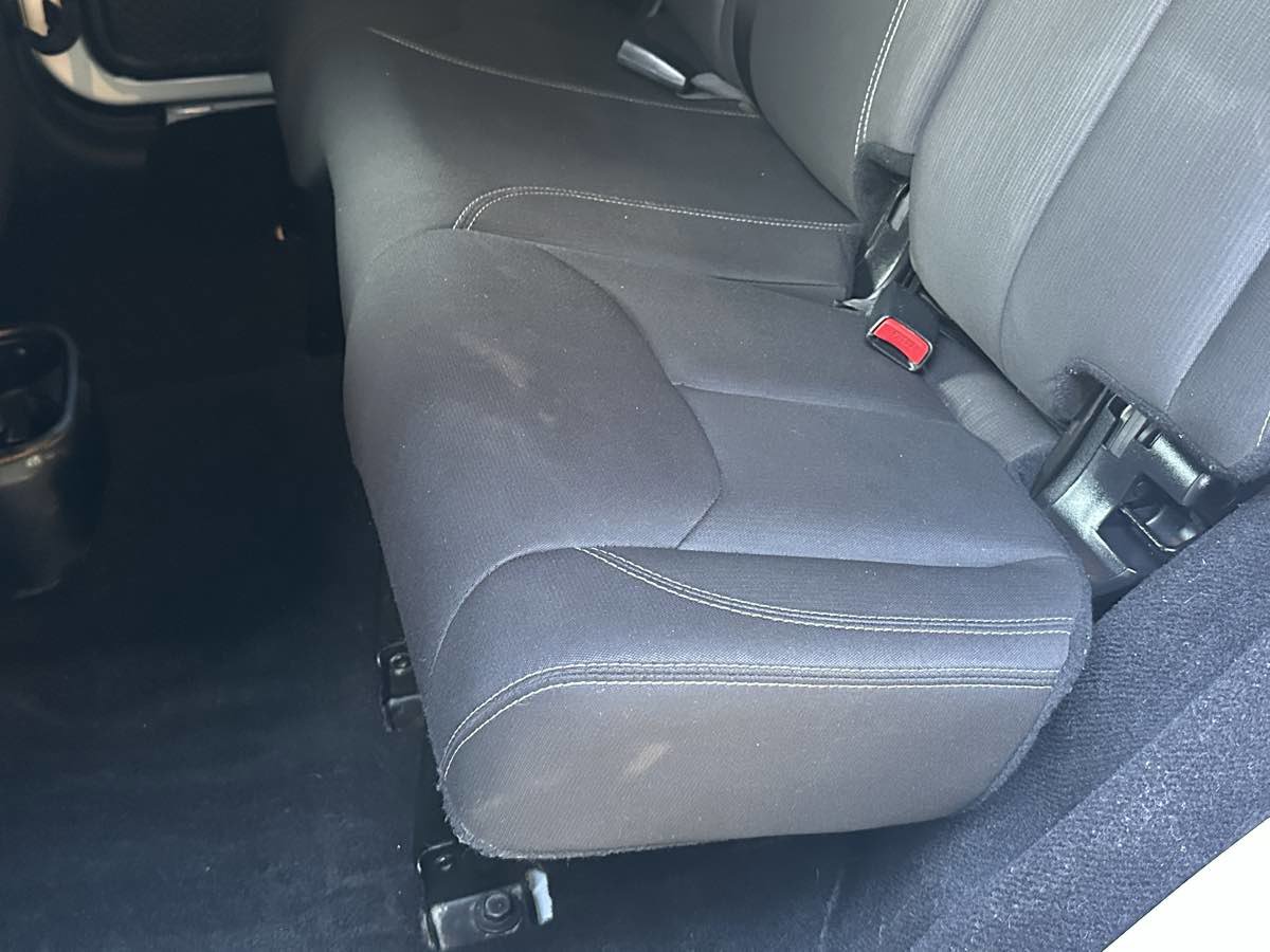 Used 2016 Jeep Wrangler Unlimited Sahara w/ Connectivity Group image 39