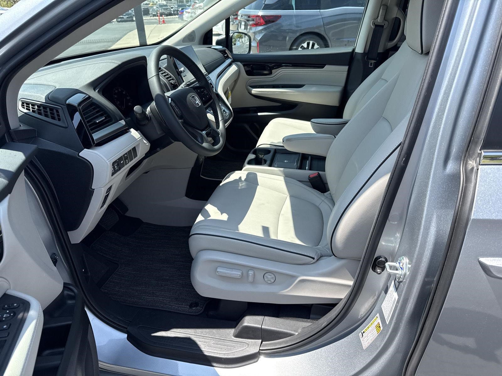 Certified 2026 Honda Odyssey Touring image 14