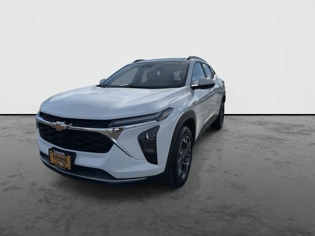 Used 2025 Chevrolet Trax LT image 3