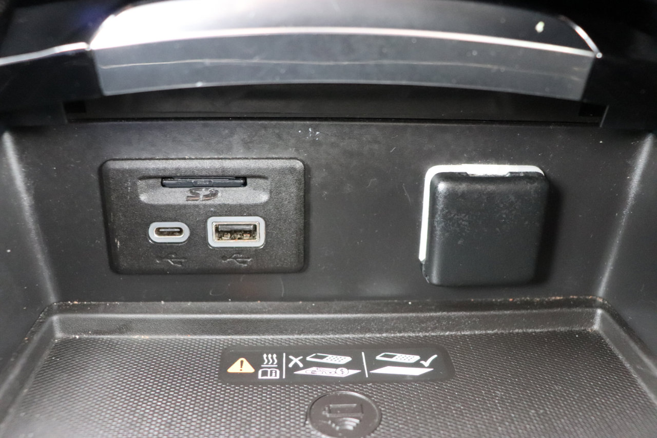 Used 2022 Buick Envision Avenir w/ Technology Package II image 44