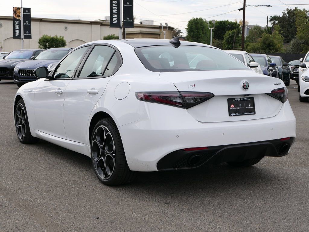 New 2025 Alfa Romeo Giulia AWD image 2