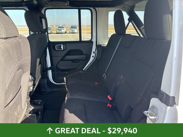 Used 2023 Jeep Wrangler Unlimited Sahara AWD/4WD image 29