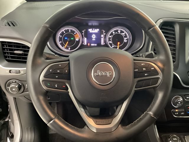 Used 2019 Jeep Cherokee Latitude Plus w/ Comfort/Convenience Group AWD/4WD image 6