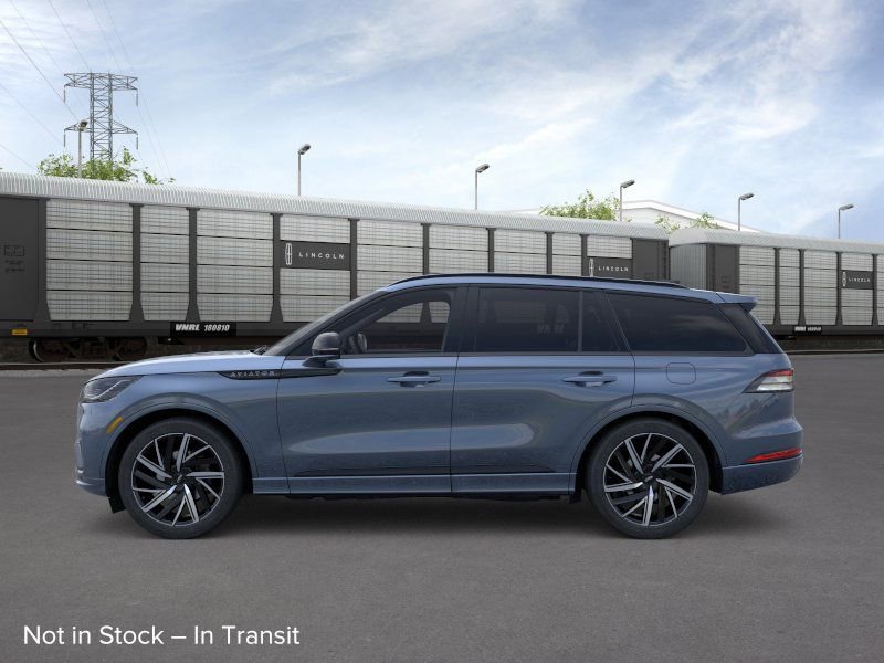 New 2026 Lincoln Aviator Black Label AWD/4WD image 3