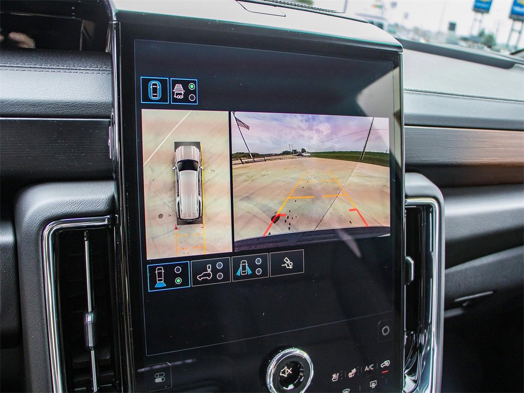 New 2025 GMC Yukon XL Denali image 32