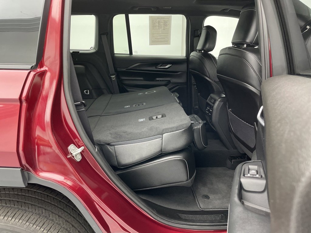 Used 2023 Jeep Grand Cherokee Altitude image 45