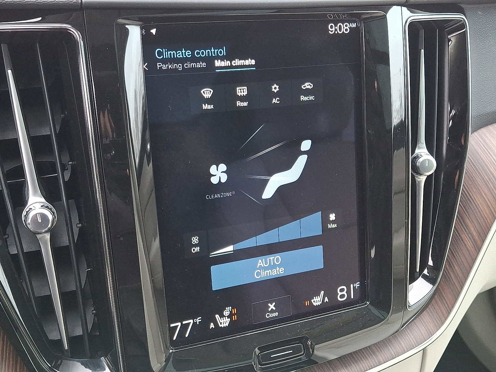 Used 2021 Volvo XC60 T5 Momentum w/ Premium Package image 16