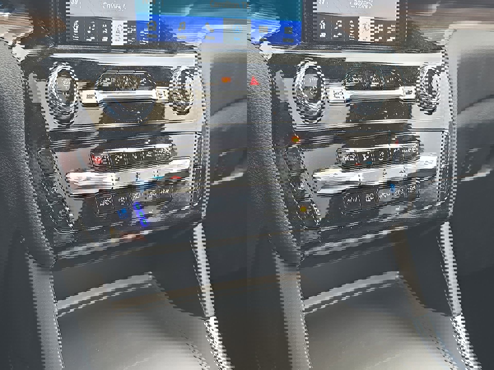 Used 2023 Ford Explorer Limited w/ Limited Technology Package image 19