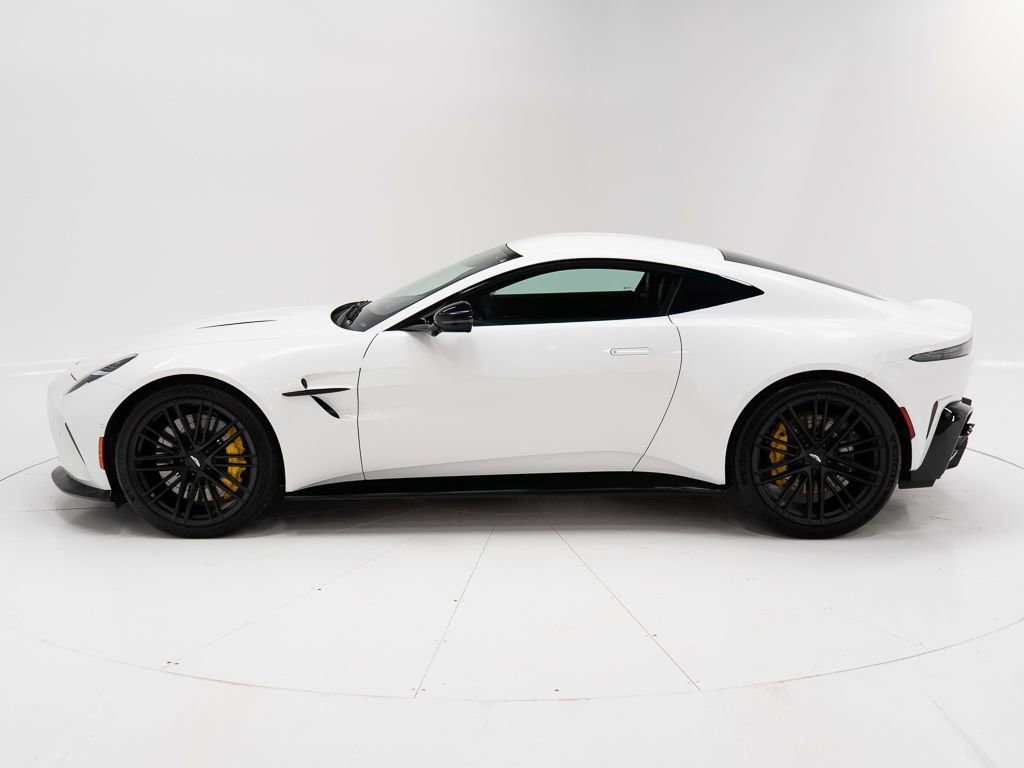 Used 2025 Aston Martin V8 Vantage Coupe image 2