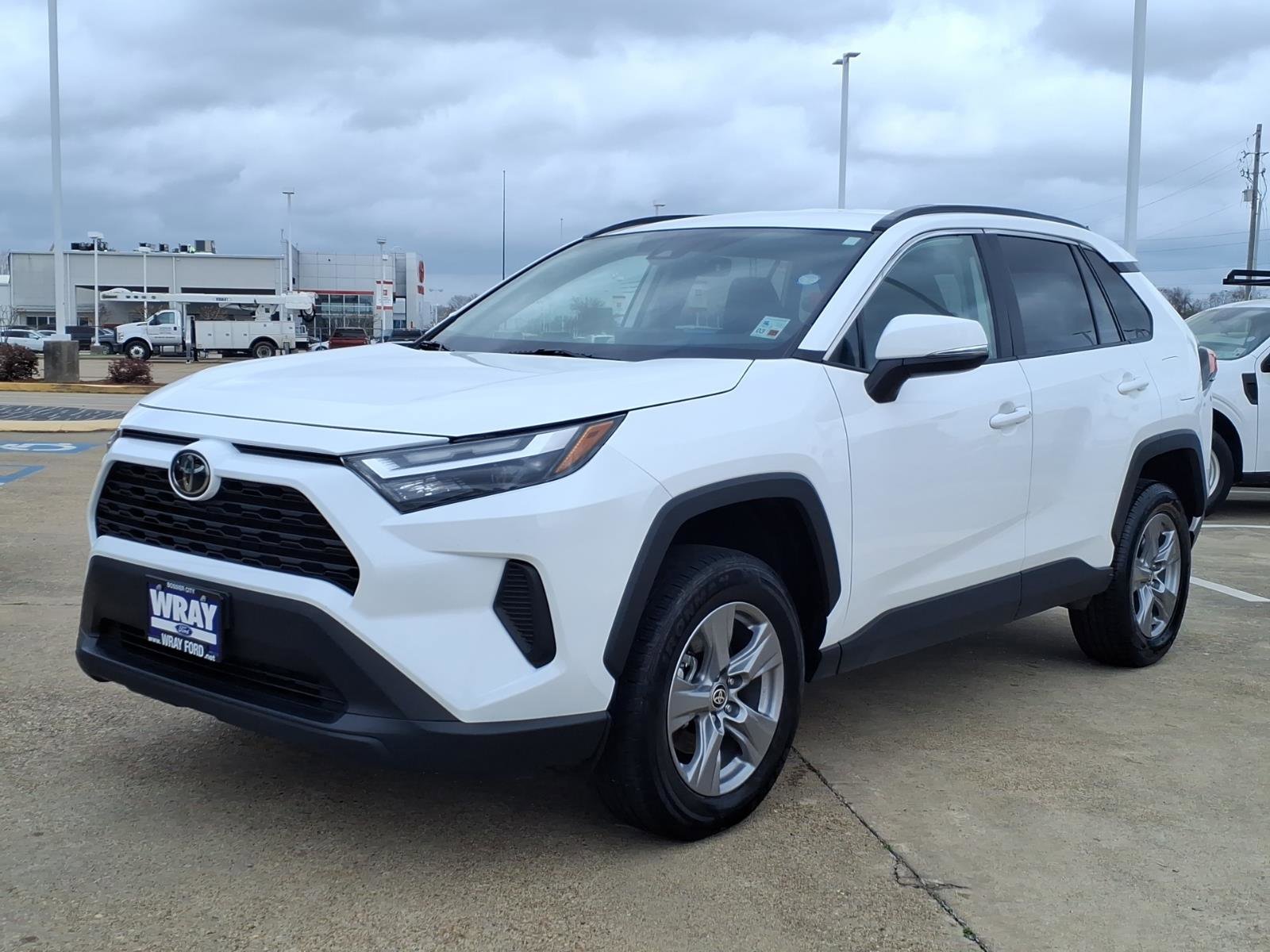 Used 2024 Toyota RAV4 XLE FWD image 1