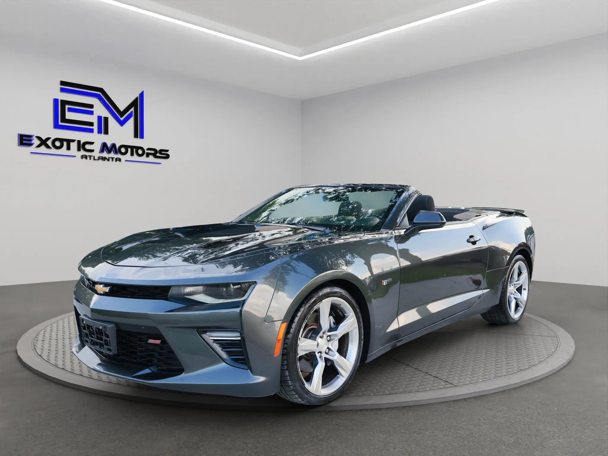 Used 2017 Chevrolet Camaro SS RWD image 1