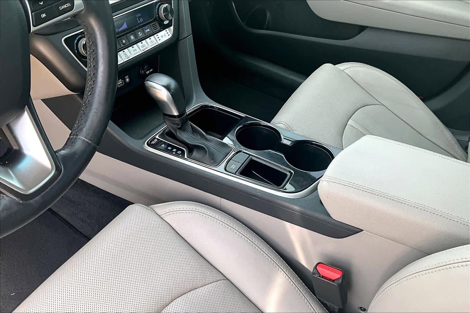 Used 2018 Hyundai Sonata Limited w/ Cargo Package FWD image 15