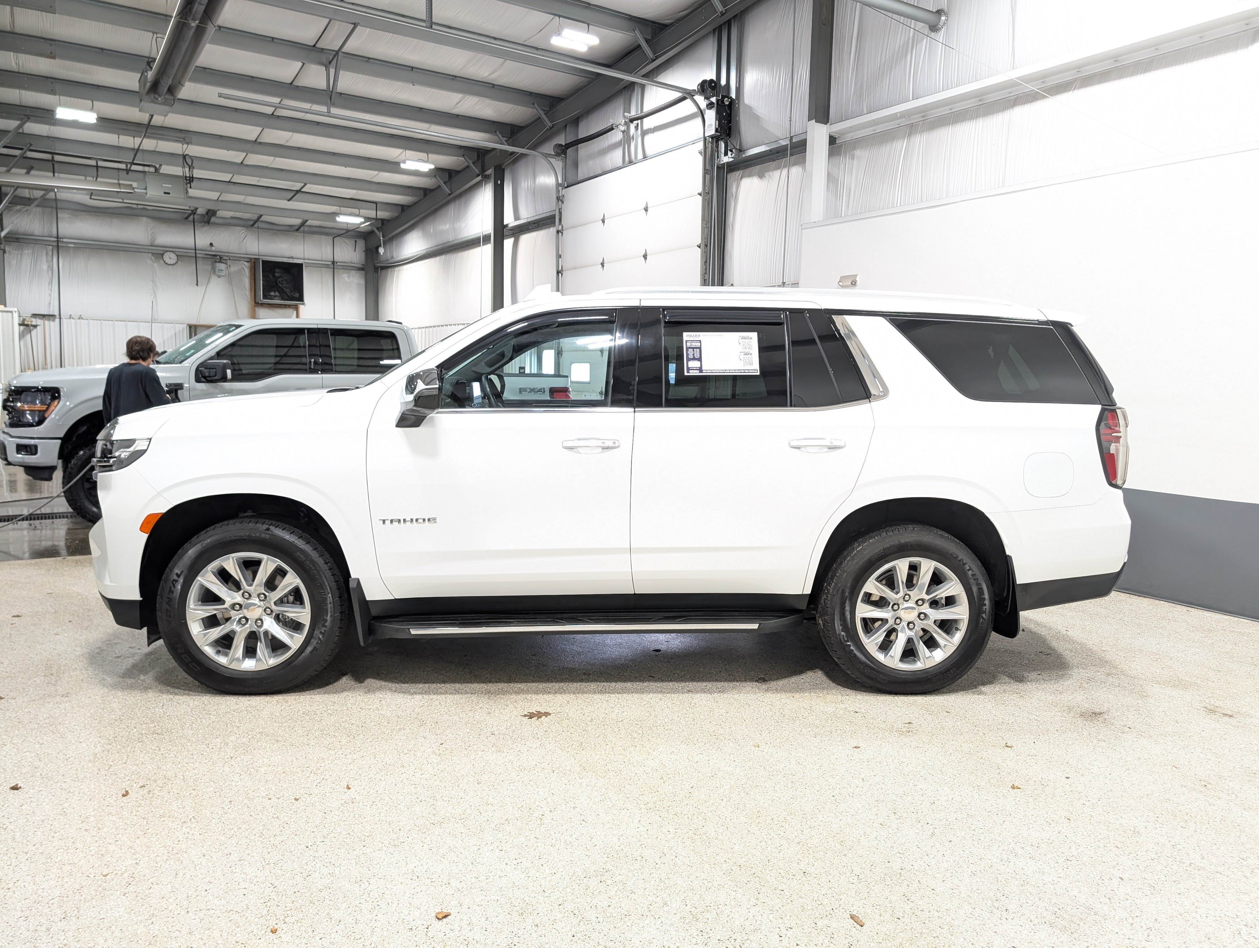 Used 2024 Chevrolet Tahoe Premier AWD/4WD image 6