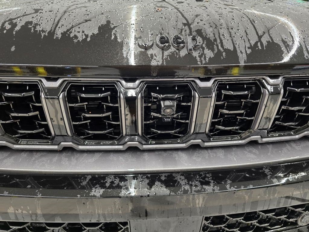 New 2026 Jeep Grand Cherokee Summit w/ Obsidian Package AWD/4WD image 9