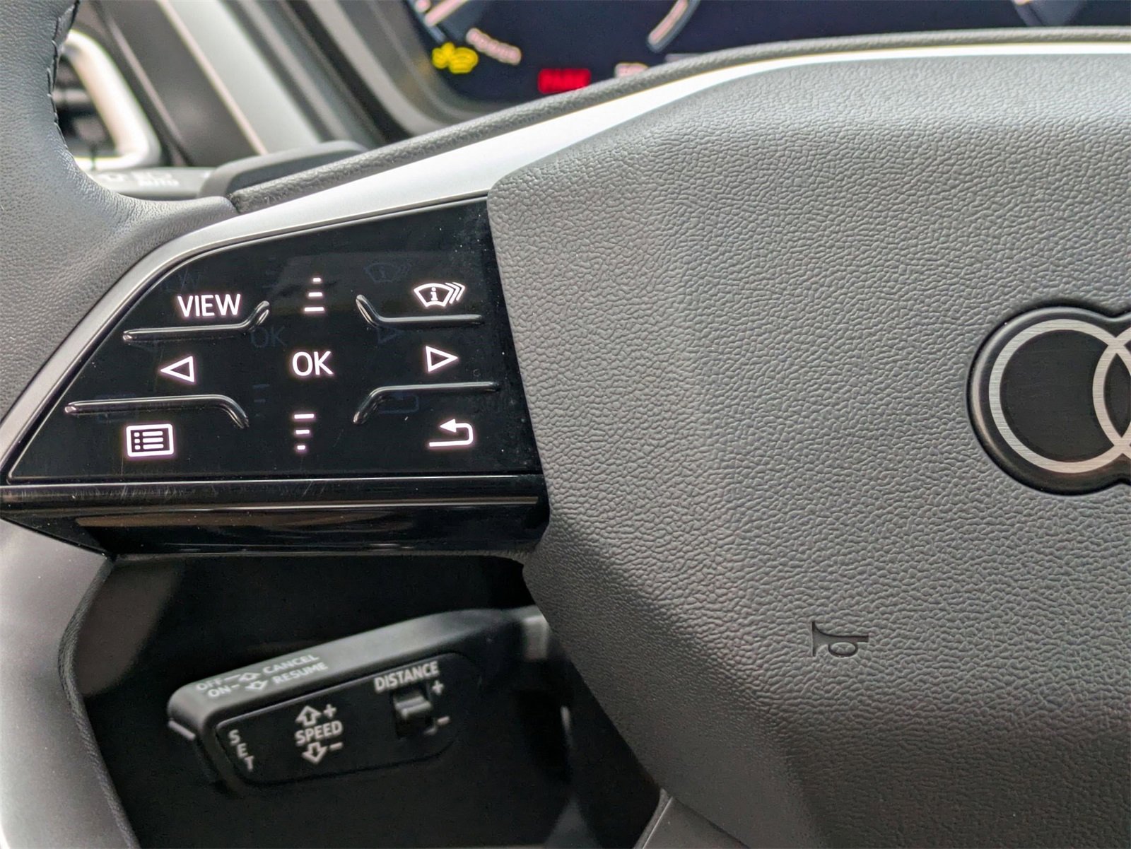 Used 2025 Audi Q4 e-tron Prestige image 10