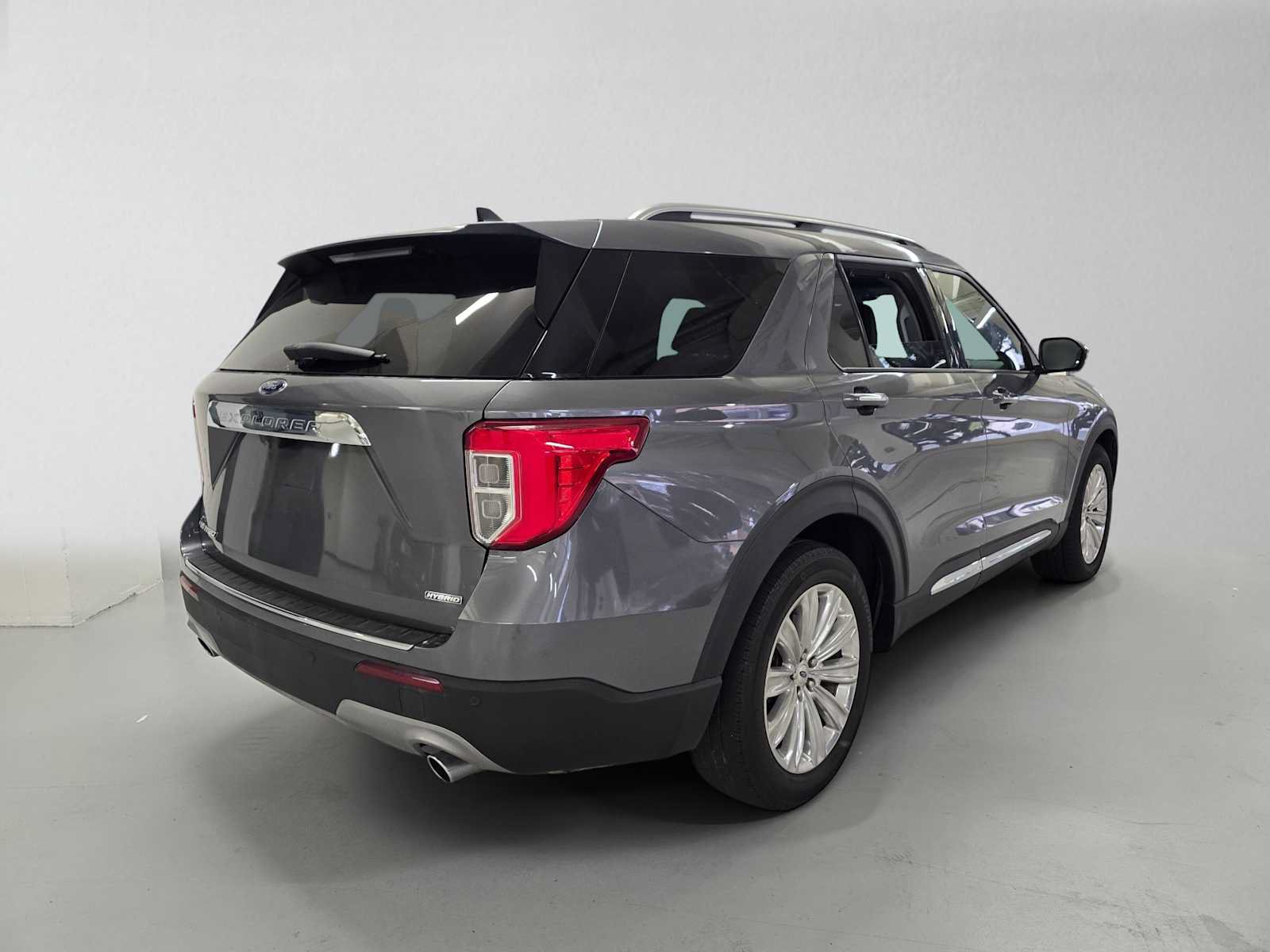 Used 2022 Ford Explorer Limited w/ Hybrid Equipment Group 310A RWD image 5