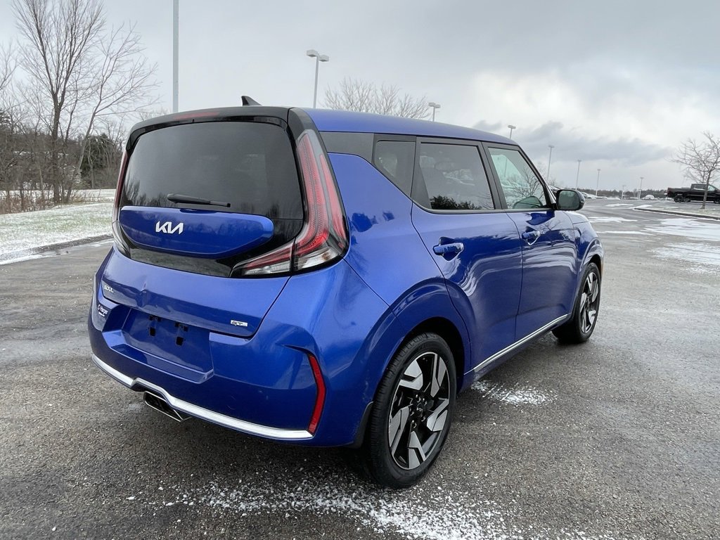 Certified 2023 Kia Soul GT-Line image 3