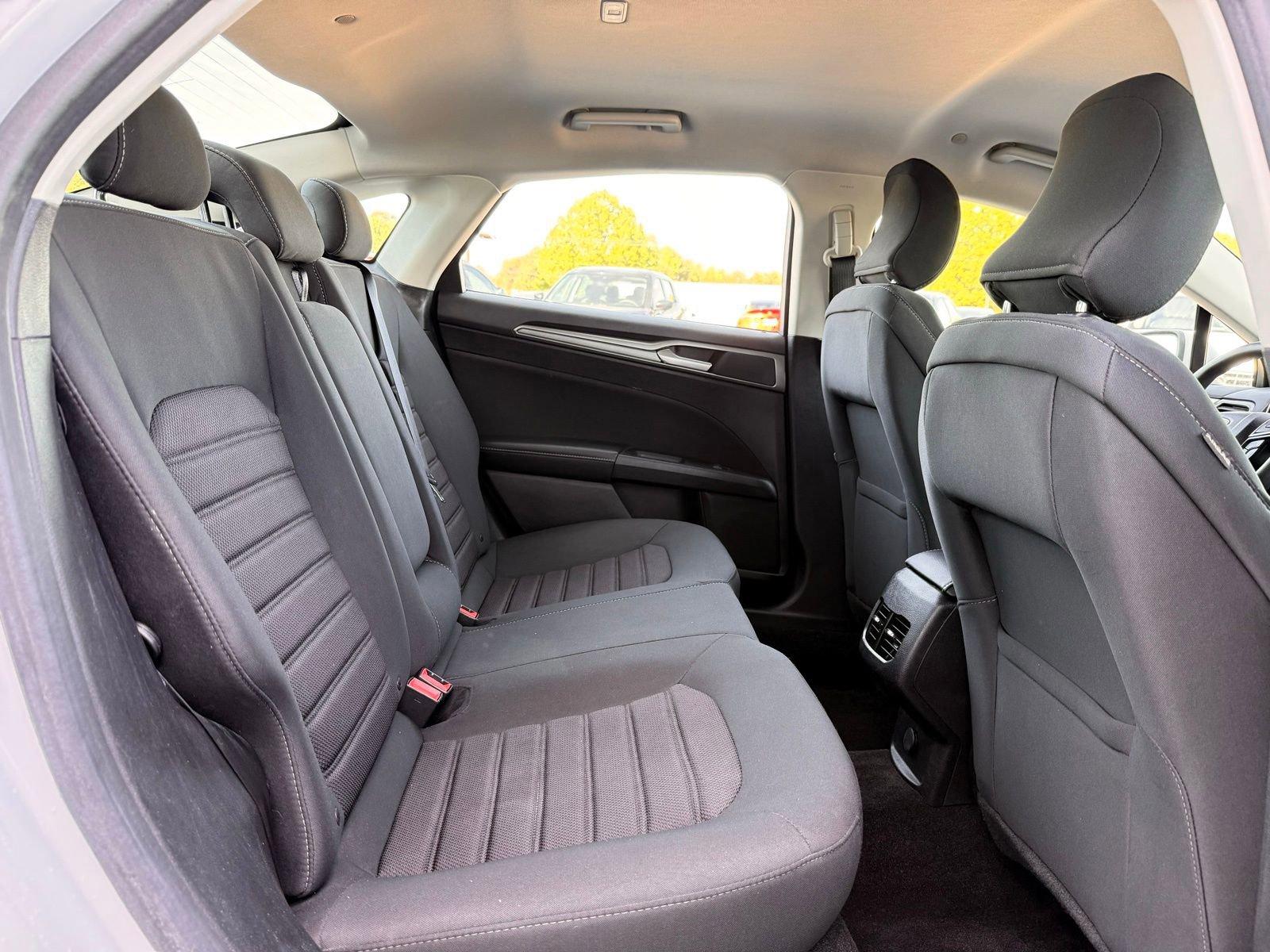 Used 2019 Ford Fusion SE image 17