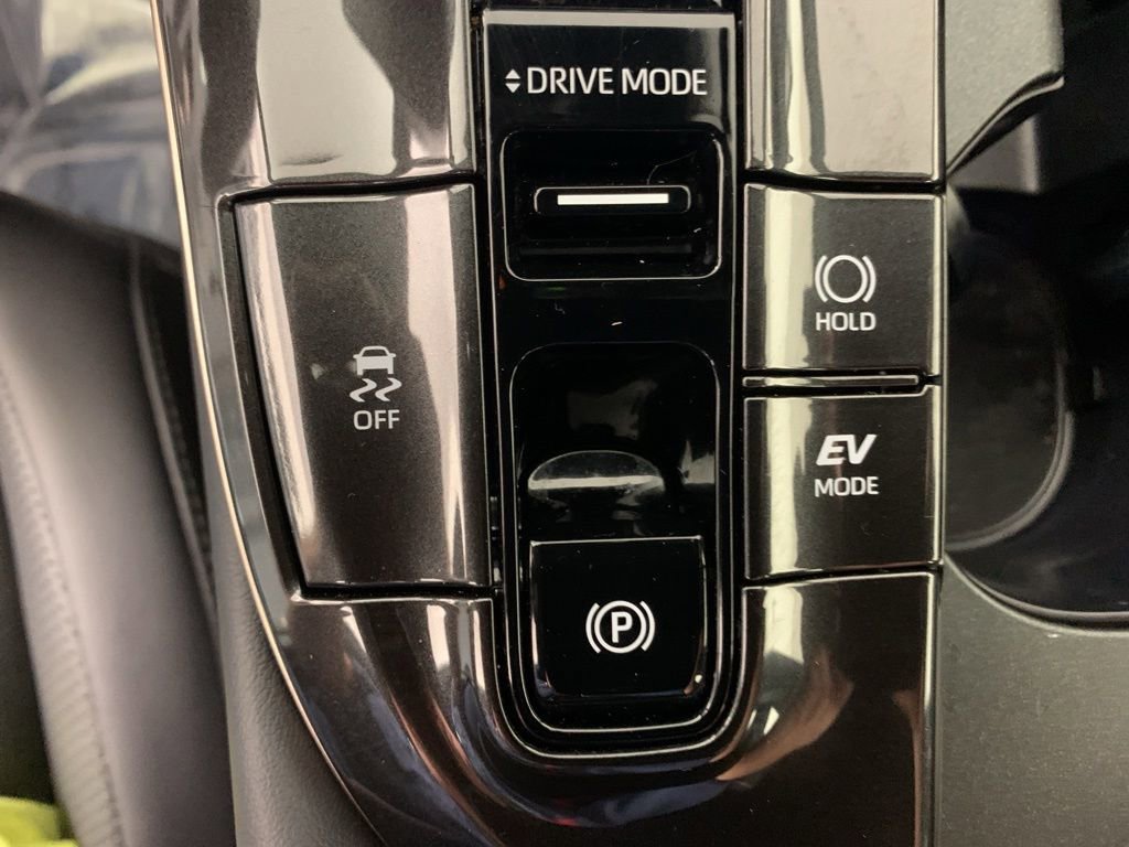 Used 2025 Toyota Crown AWD/4WD image 25