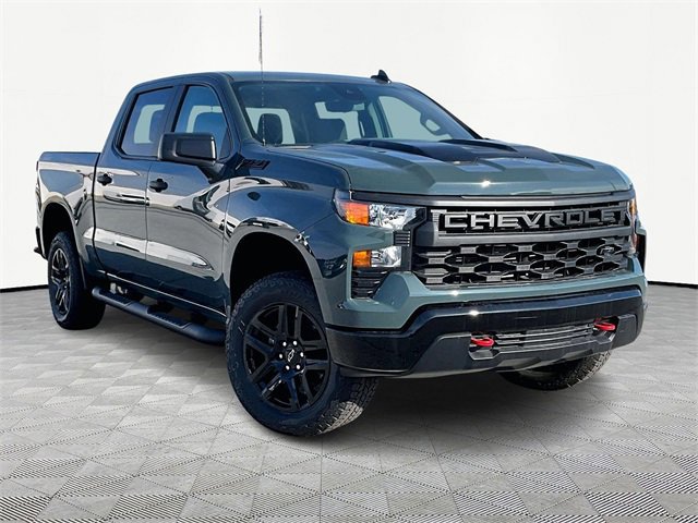 New 2026 Chevrolet Silverado 1500 Custom Trail Boss w/ LPO, Dark Essentials Package