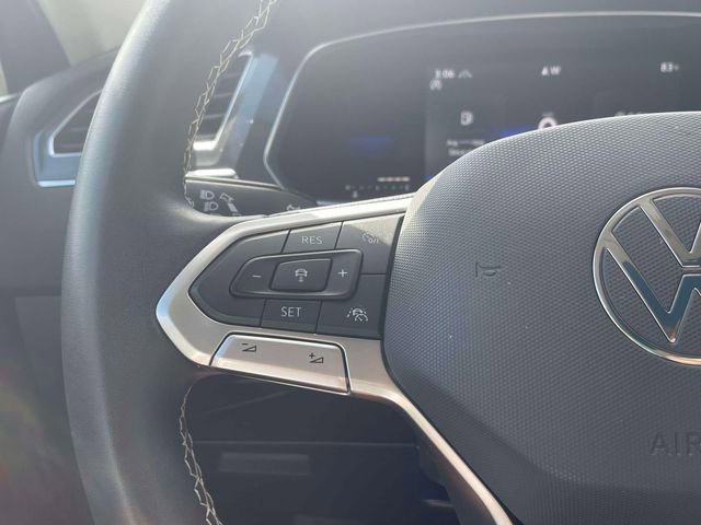 Used 2022 Volkswagen Tiguan SE image 22