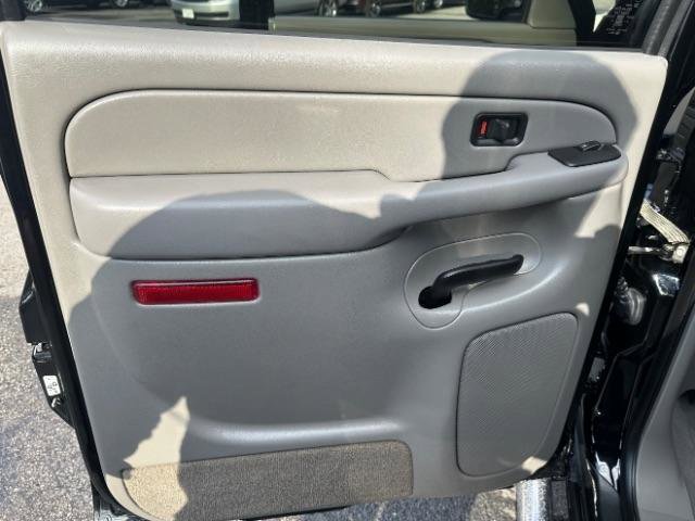 Used 2005 Chevrolet Avalanche Z71 w/ Sun And Sound Package image 28