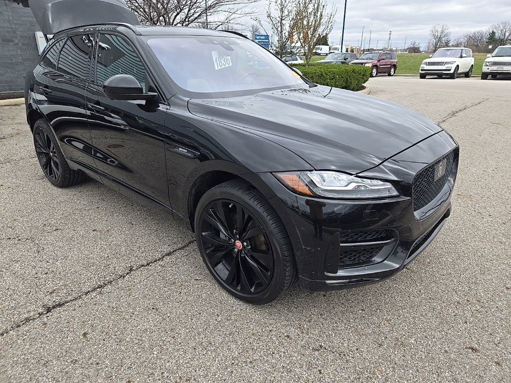 Used 2017 Jaguar F-PACE R-Sport image 3