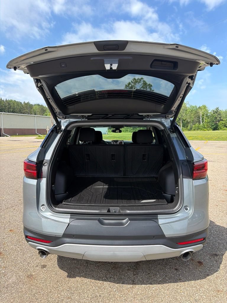 New 2026 Chevrolet Blazer LT w/ Convenience Package AWD/4WD image 19