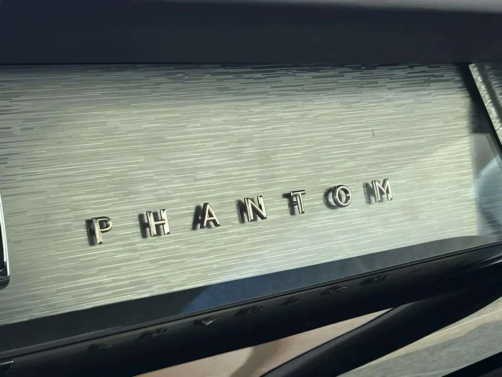 Used 2018 Rolls-Royce Phantom Sedan RWD image 16